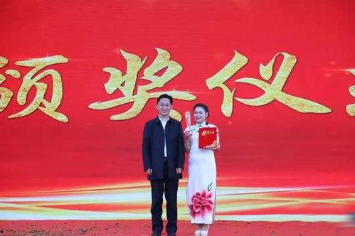 民间网红画家有谁,描绘时代风采的画坛新秀