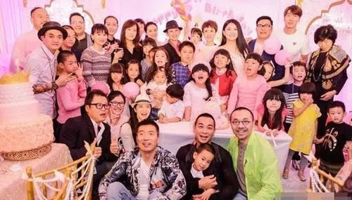 今天哪位明星生日,今日明星[明星姓名]生日快乐