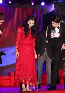 明星脱光所有衣服,挑战自我极限