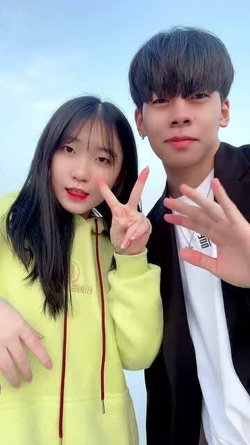 国外舞蹈网红哥哥叫什么,揭秘国外舞蹈网红哥哥的传奇风采