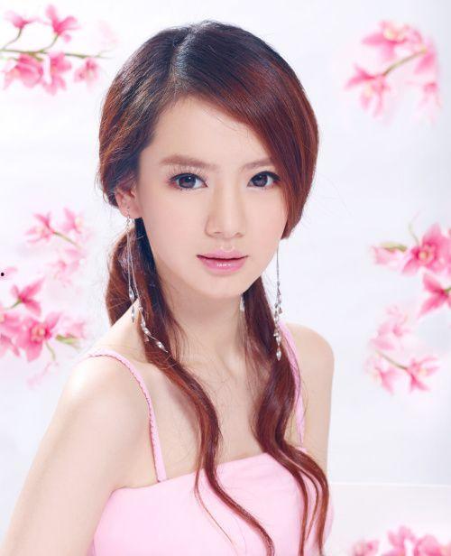 戚微明星照片,光影交错，魅力四射