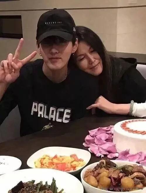 娱乐吃瓜 大爆料,大爆料背后的真相与内幕