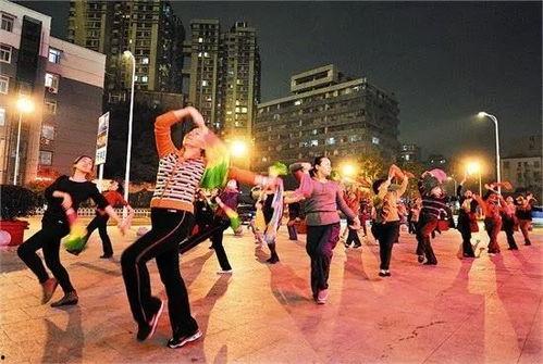 娱乐吃瓜酱广场舞